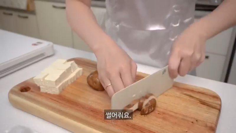 拍立得相机柯达迷你镜头2，制作充满芝士的辛奇炒饭，炸赖斯纸，毒品吐司早午餐，家常饭，奥利奥冰盒，年糕片等