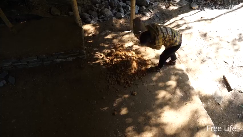 小姐姐野外觅桃源W11用泥制作土灶4#妹子独自深入荒野隐居，建设世外桃源