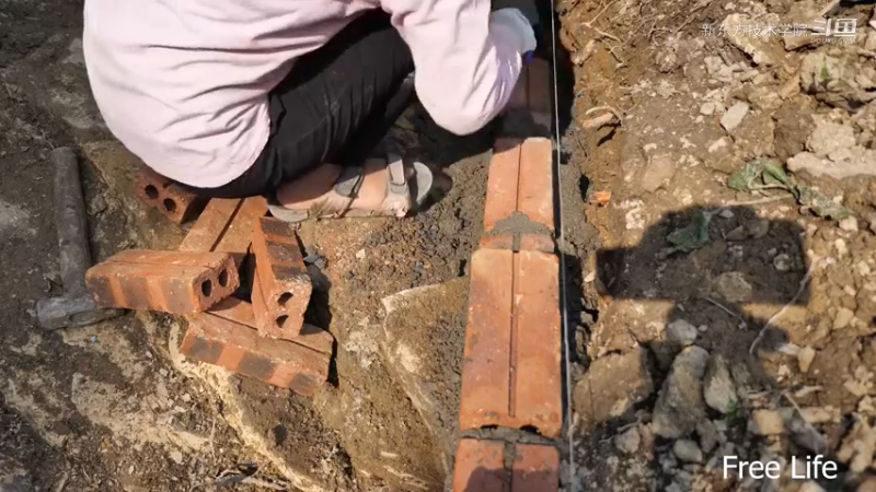 野外觅桃源W19建造私人游泳池4#妹子独自深入荒野隐居，建设世外桃源
