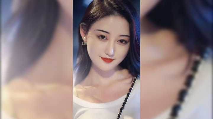 微微一笑很倾城，说的就是这样的美女啊