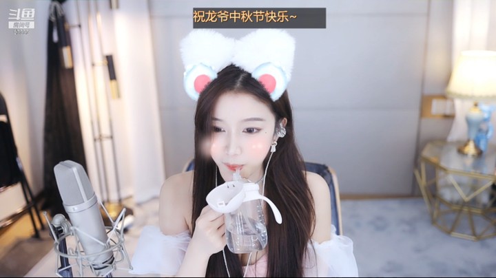 萌七啊丶一世“英名”毁了-09210335