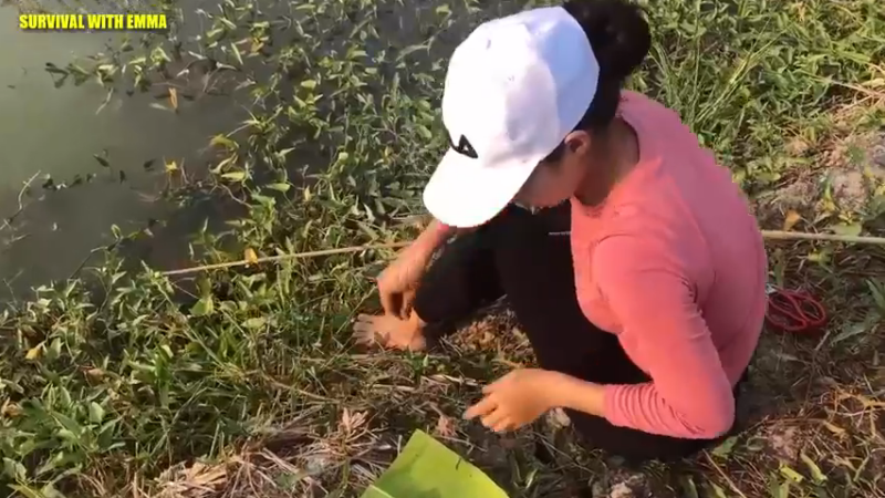 美丽乡村，嫂子拿一条7大蚯蚓钓大鱼！真棒！