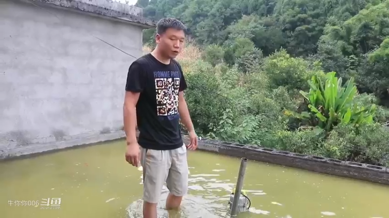 早上先给楼顶鱼池换个水，下午又帮邻居拉包谷，媳妇还要叫我扫地1-