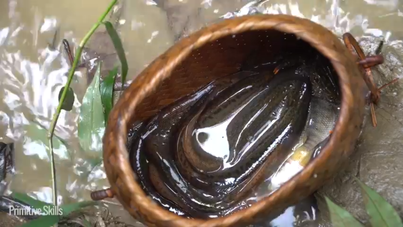 #制作农家水车龙骨14【浪漫山野3基地】《如果你一无所有 进入单人我的世界，自由荒野 离网乐园 全手工制作耕种 快乐野外生活》