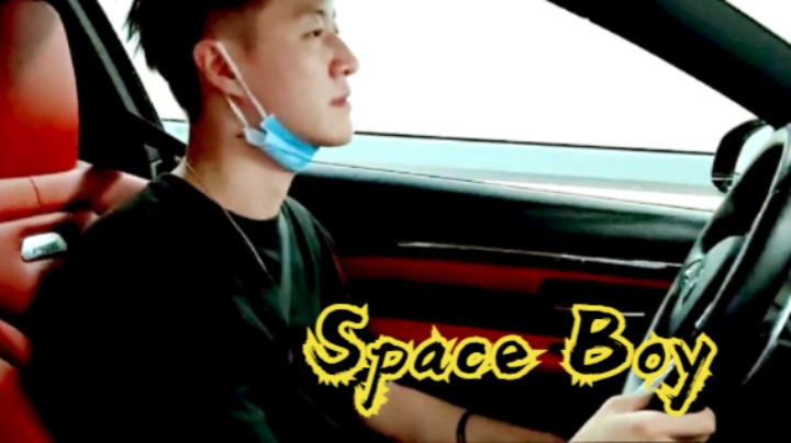86-《 Space Boy》