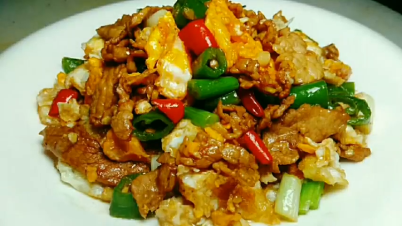 农家小炒肉的做法，可口鲜香，非常好吃