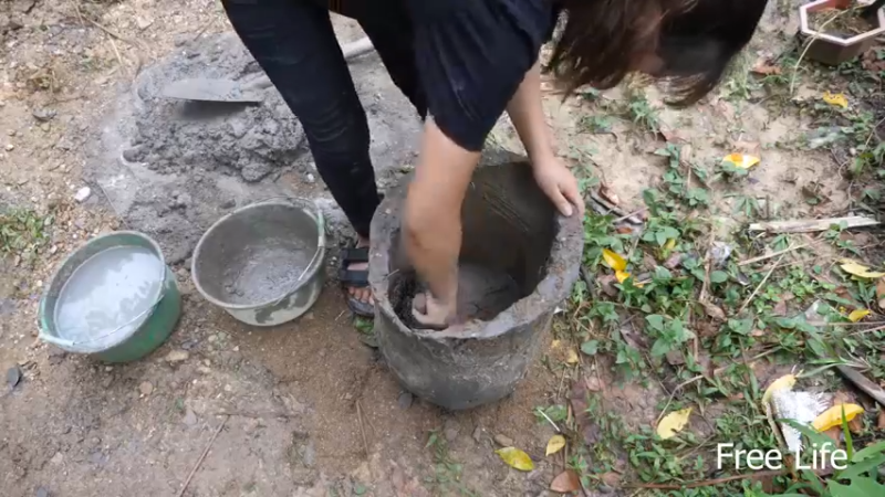 野外觅桃源W30水力锤15#妹子独自深入荒野隐居，建设世外桃源