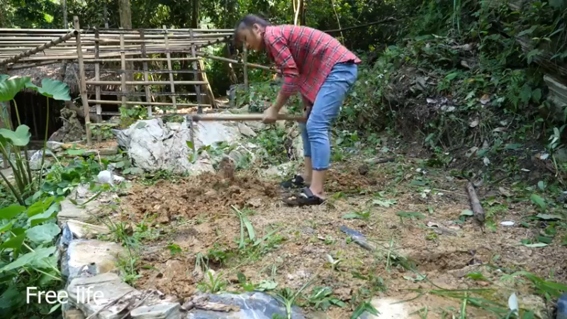 野外觅桃源W30水力锤2#妹子独自深入荒野隐居，建设世外桃源