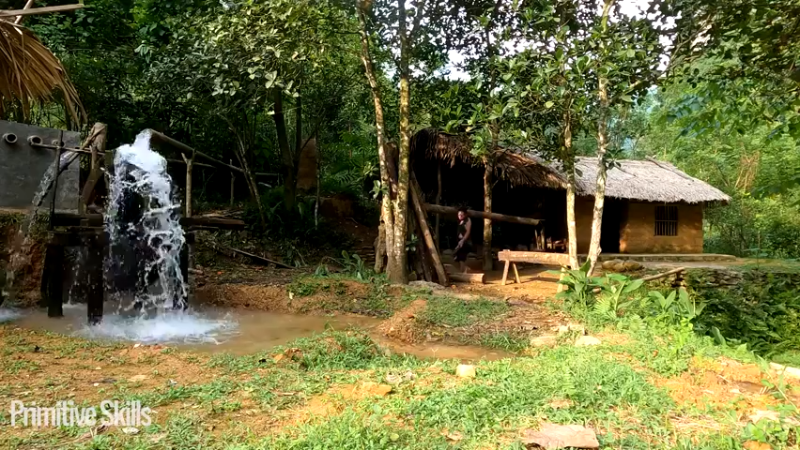 3基地b123需要稳定的动力发电？(12)山野基地】《如果你一无所有 进入单人我的世界，自由荒野 离网乐园 全手工制作耕种 快乐野外生活》