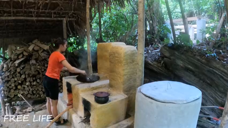 野外觅桃源W39野钓休闲烹饪24#妹子独自深入荒野隐居，建设世外桃源