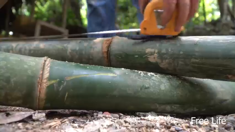 野外觅桃源W29竹亭2#妹子独自深入荒野隐居，建设世外桃源