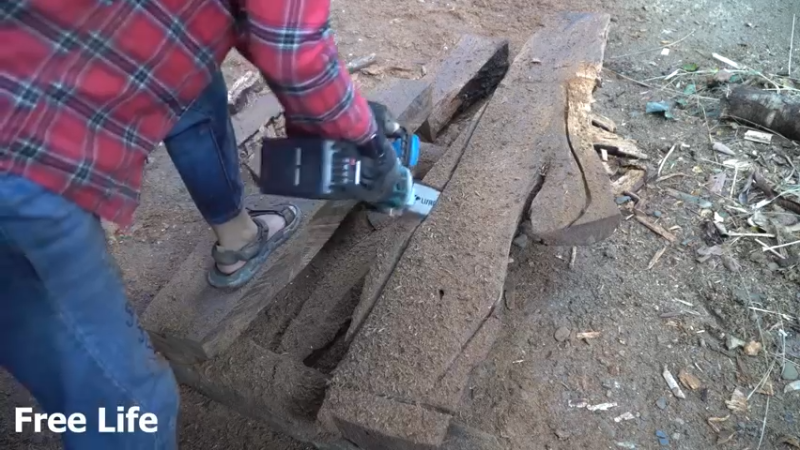 最新大更W40制作公园椅6#妹子独自深入荒野隐居，建设世外桃源