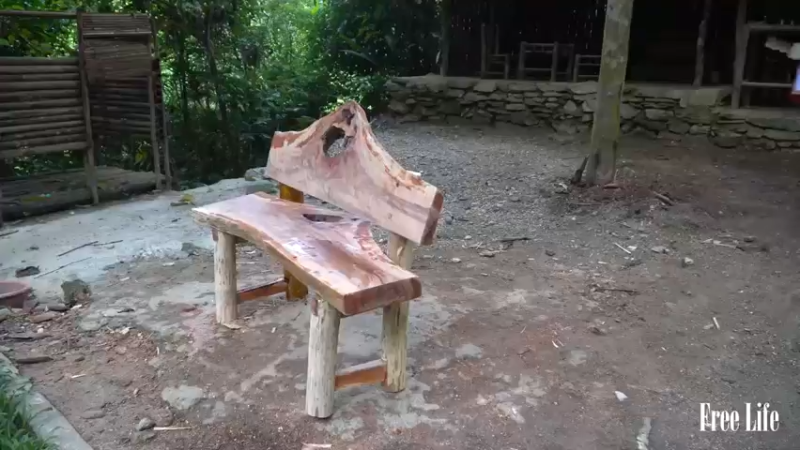 最新大更W40制作公园椅20#妹子独自深入荒野隐居，建设世外桃源