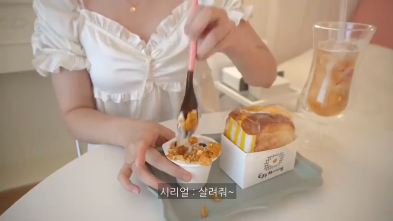 一个人做饭吃，买完菜后制作辛拉面炒面，吃一碗凉爽的冷面的日常，家常便饭，厨房用品购物开箱，希腊桃子，麻辣烫，蘑菇饭，腌酸黄瓜 小厨房 品质生活 好吧 这期就这样