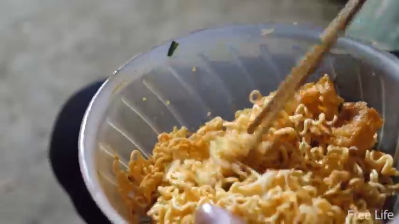 更新1季暂时还住临时小屋(14)深入荒野隐居修仙,建设世外桃源投个币吧