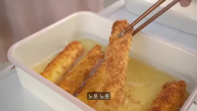 独居生周末日常，凌晨预约疫苗，制作辣辣的火鸡炸酱面炒年糕，辛奇卷的金枪鱼紫菜包饭便当，ROSÉ火鸡面，填色本治愈，家常饭料理，家务，学习 @小厨房日常美食@日常