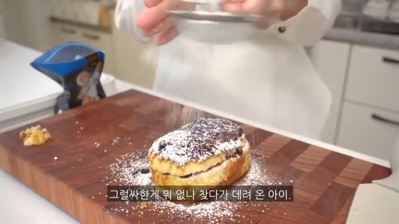 独居生周末日常，凌晨预约疫苗，制作辣辣的火鸡炸酱面炒年糕，辛奇卷的金枪鱼紫菜包饭便当，ROSÉ火鸡面，填色本治愈，家常饭料理，家务，学习 @小厨房日常美食@日常