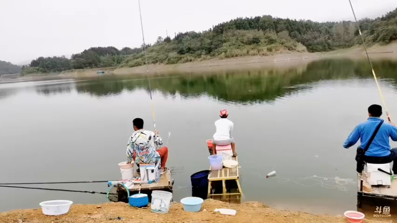 【2021-10-01 09点场】中华户外钓鱼：不忘初心，勇往直前
