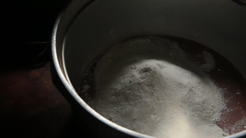 我在斗鱼看野食小哥直播美食
