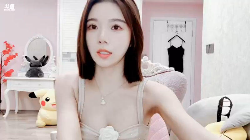 【2021-10-01 20点场】丽亚celiahunne：小姨子：开心最重要 十月快乐