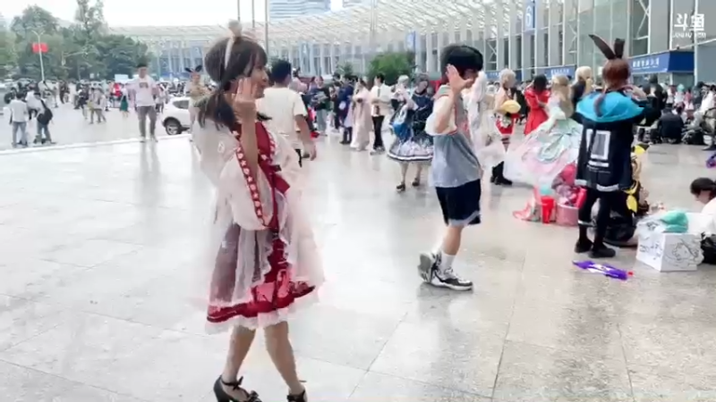 【哈尼九 舞蹈】10-01 14:52