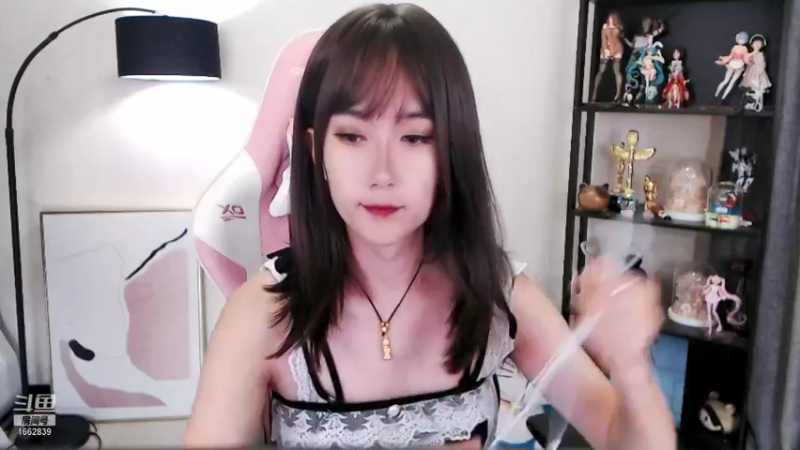 【2021-10-02 20点场】哈尼九：这么可爱一定是。。。