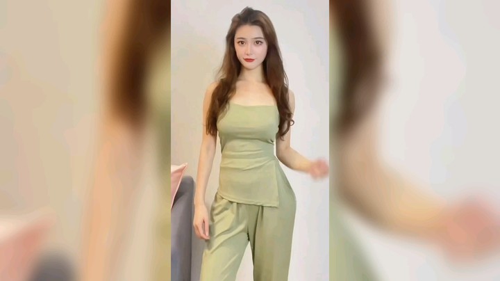 美女跳舞真好看啊
