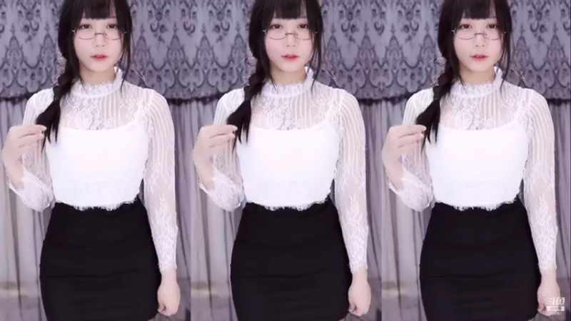 【嘿一只小河马 舞蹈】10-03 14:59
