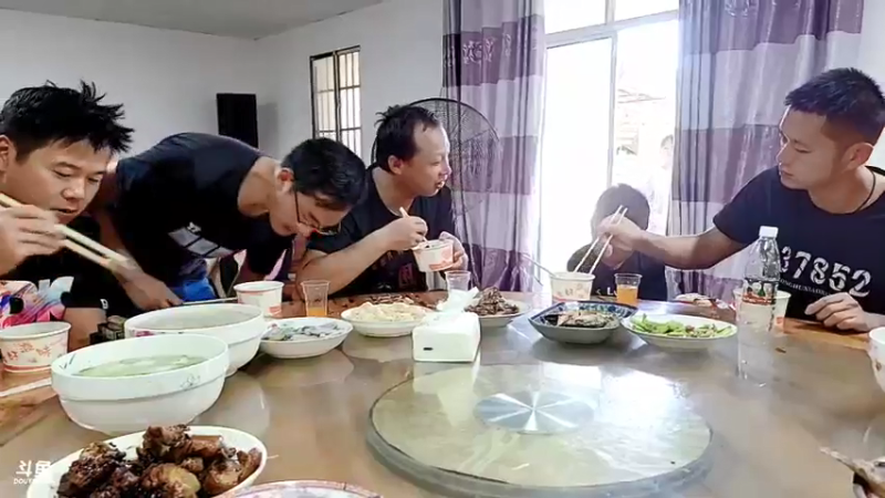 【2021-10-04 14点场】洪湖小肖：亲子运动会day2