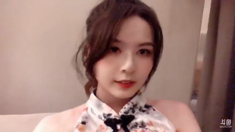 【2021-10-05 19点场】传情小小：解说完明天回家看比赛