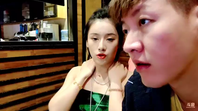 【2021-10-05 00点场】赛文柒Seven：西安的夜晚。