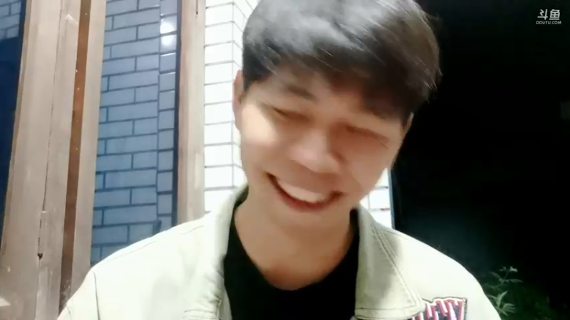 【2021-10-05 20点场】美食老王：晚上8点见