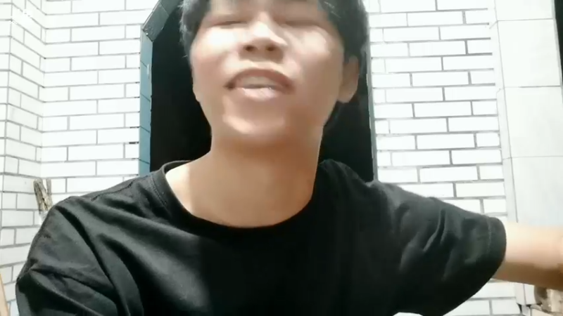 【2021-10-04 23点场】美食老王：晚上8点见
