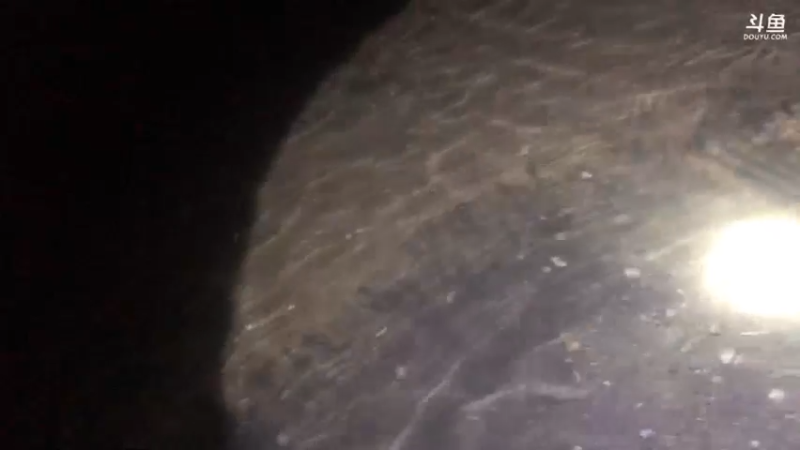 【2021-10-05 23点场】解说TH：TH:开局一把刀，装备全靠吹