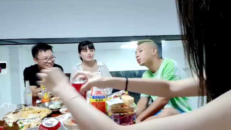 【2021-10-05 22点场】逐梦兄弟：《一路向西》day5 女凯一拖三？