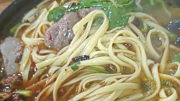 真下面