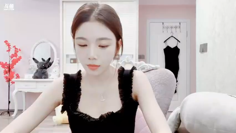 【2021-10-09 11点场】丽亚celiahunne：小姨子：人生若只如初见