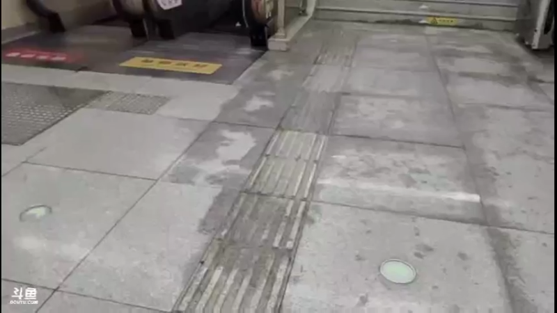 【2021-10-08 09点场】天津美食胡子：穿AJ再逛大悦城