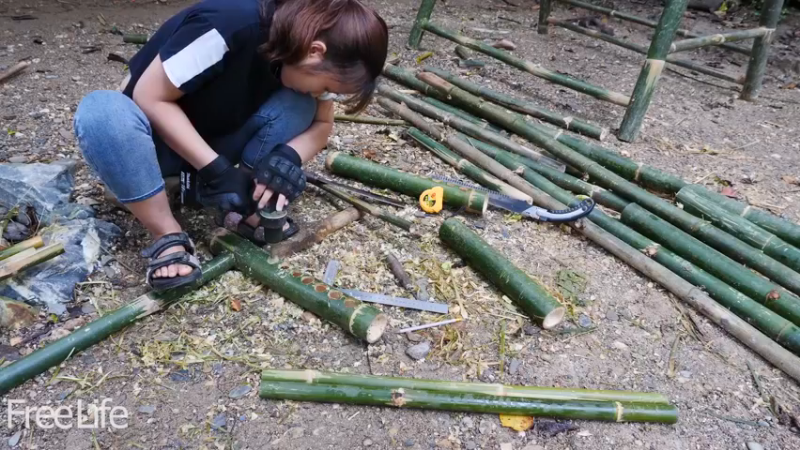 野外觅桃源W21休闲竹秋千5#妹子独自深入荒野隐居，建设世外桃源