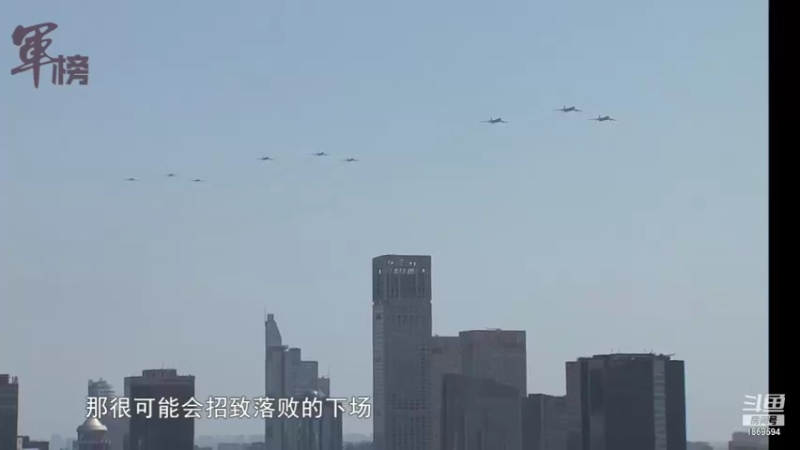 【2021-10-10 07点场】军榜Top：国外男女兵竟然住一个宿舍？