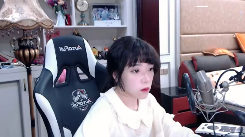 【2021-10-10 17点场】童猪啊i：童猪：玩个影音互动游戏