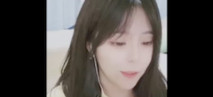 阿沐沐的豪言壮语。
她不想下播。
她想跟姜哥令北一起过年包饺子。
她想！
她好开心。
请大家不要转载。点赞。传阅。