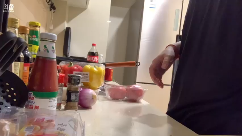 【2021-10-11 19点场】Npccccccccccccc：小王和菠桑来蹭饭了