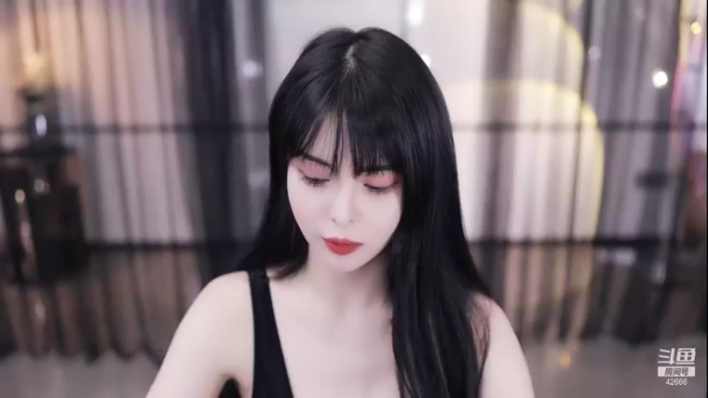 【2021-10-10 21点场】苏恩Olivia：苏恩：晚上好呀宝贝们~~