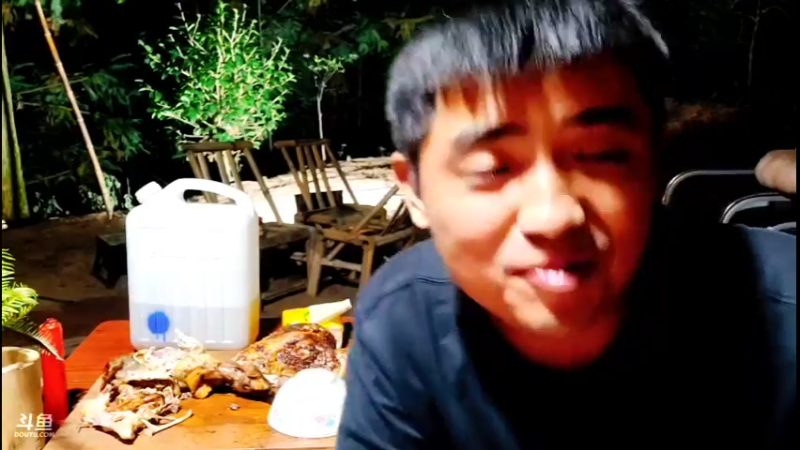 【2021-10-11 22点场】主播阿郎：挑战荒野独居30天()