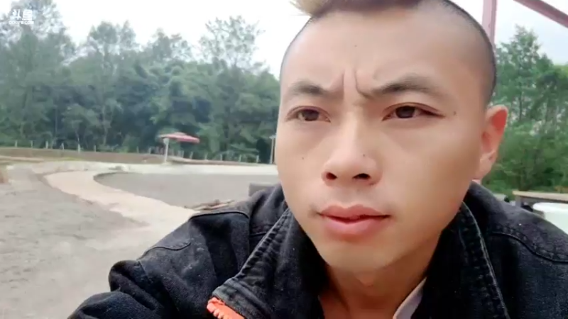 【2021-10-12 09点场】逐梦兄弟：早上十点开播