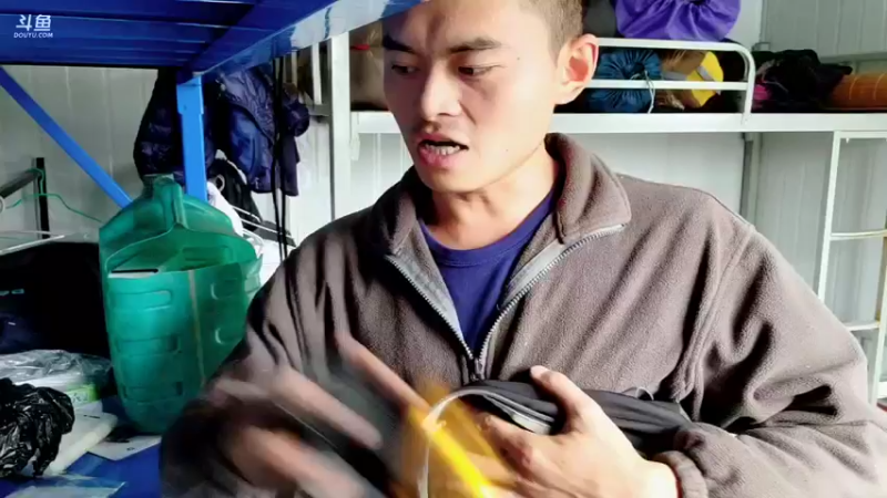 【2021-10-12 15点场】川味箩卜：新的一天冲冲冲 757122