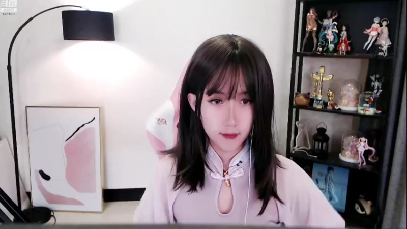 【2021-10-12 20点场】哈尼九：一个默默跳舞的小男孩