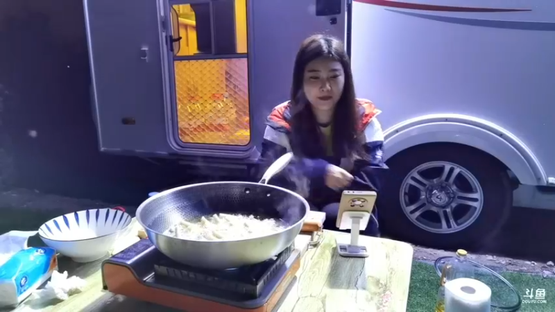 【2021-10-13 21点场】无尽无尽的无尽：房车营地生活