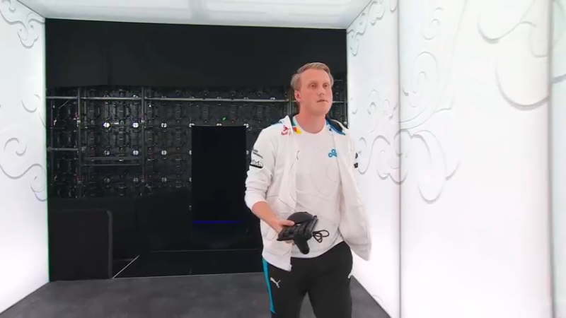 英雄联盟全球总决赛S11小组赛 FPX VS C9 BO1 精彩剪辑